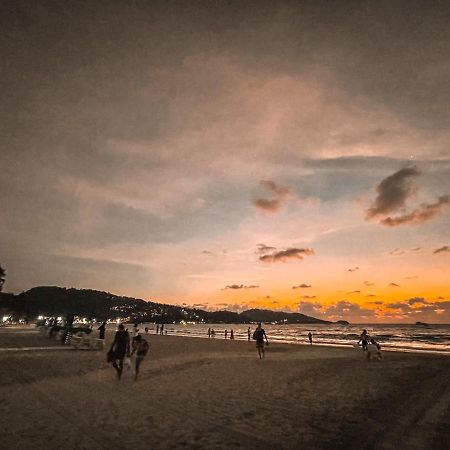 Готель Baobab Patong Екстер'єр фото