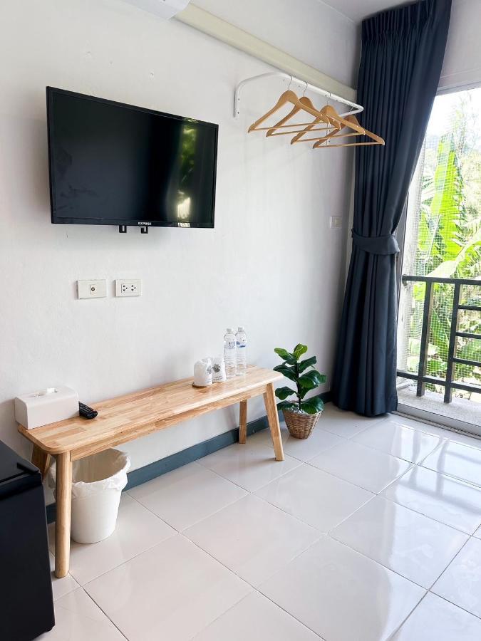 Готель Baobab Patong Екстер'єр фото